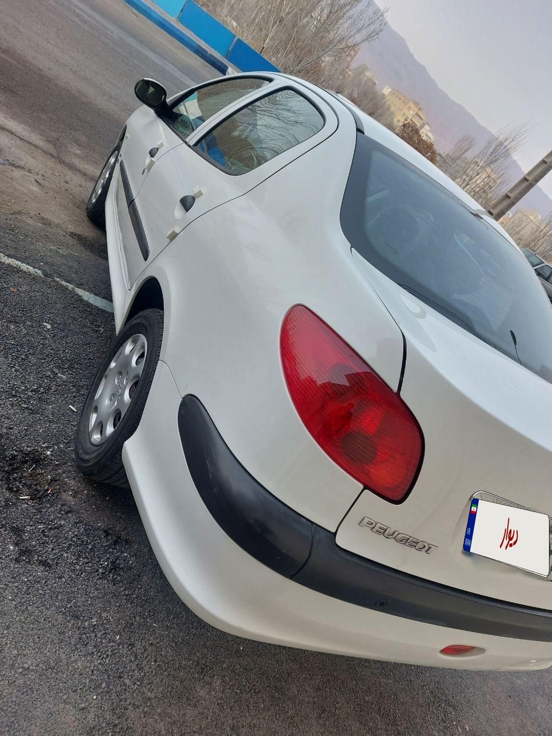 پژو ۲۰۶ صندوق دار v8 - 1395