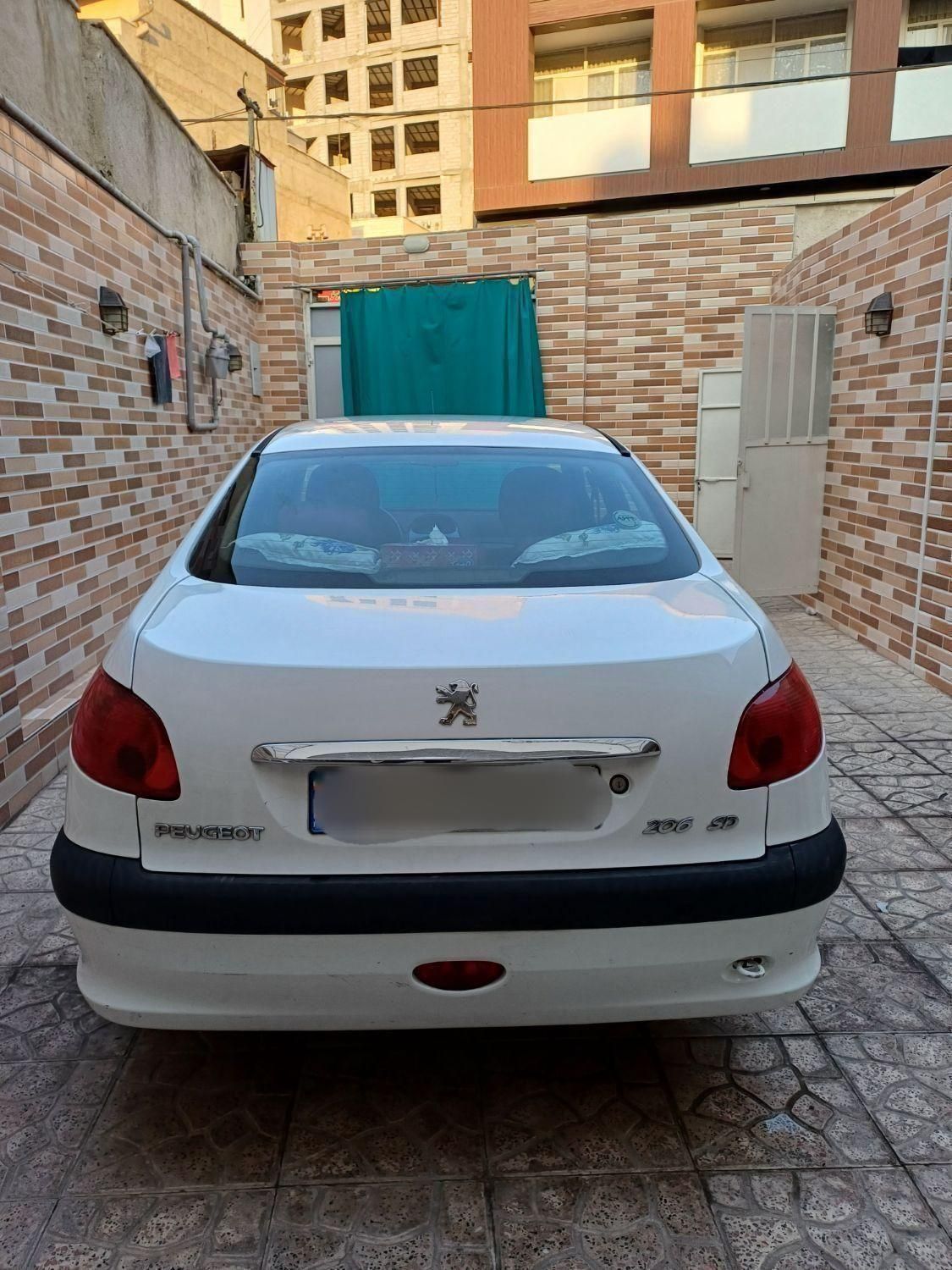پژو ۲۰۶ صندوق دار v8 - 1394