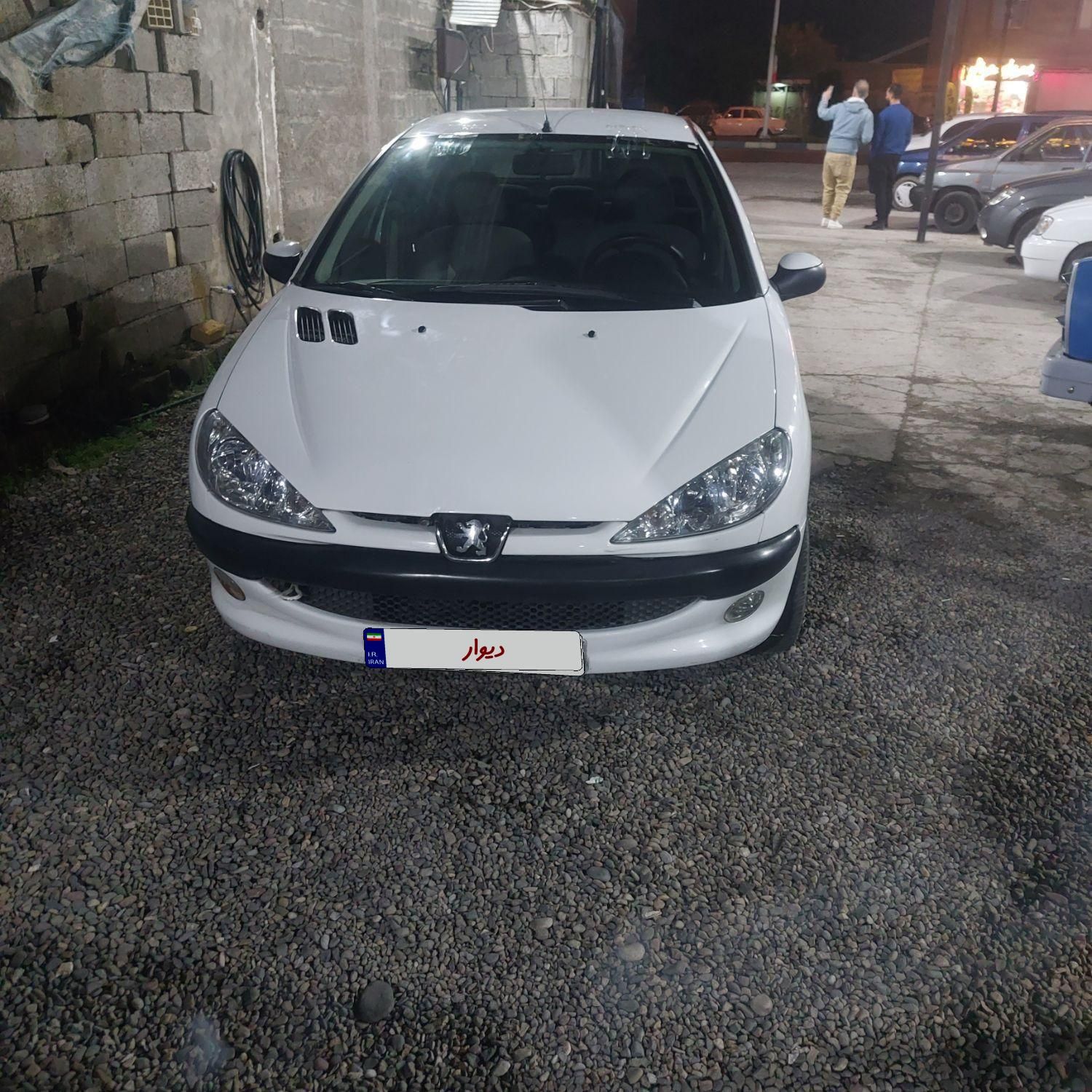 پژو ۲۰۶ صندوق دار v8 - 1390