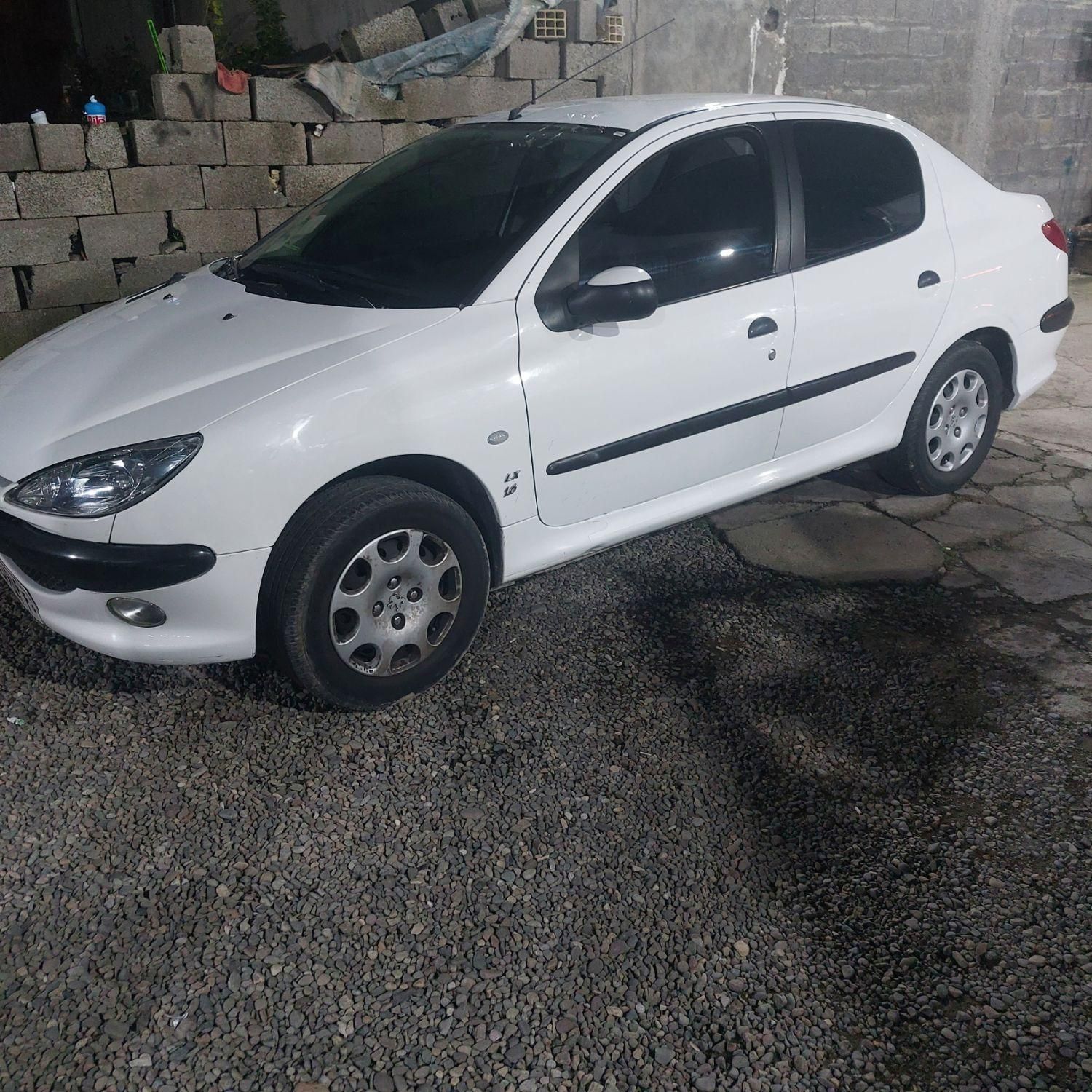 پژو ۲۰۶ صندوق دار v8 - 1390