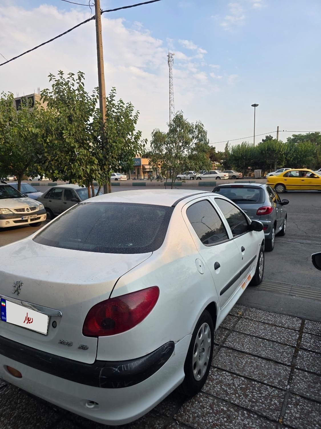 پژو ۲۰۶ صندوق دار v8 - 1390