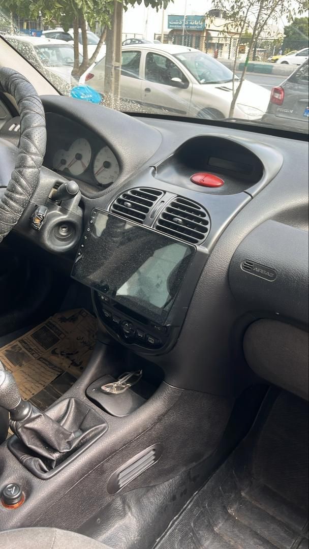 پژو ۲۰۶ صندوق دار v8 - 1390