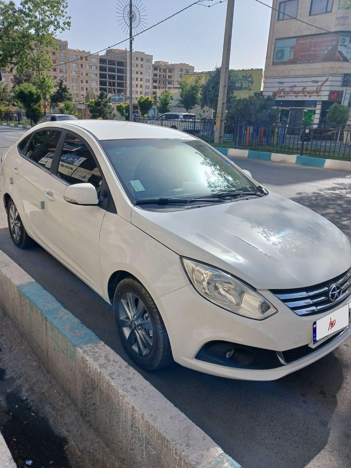 جک J4 اتوماتیک ساده - 1403