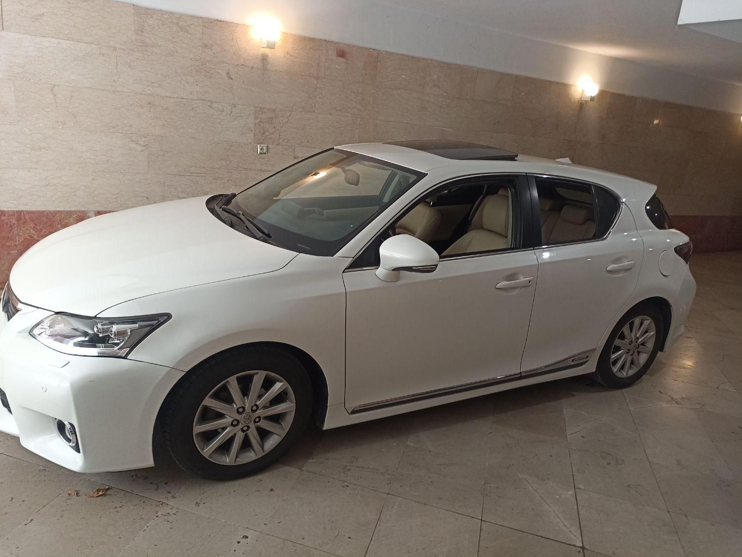 لکسوس CT 200H - 2014