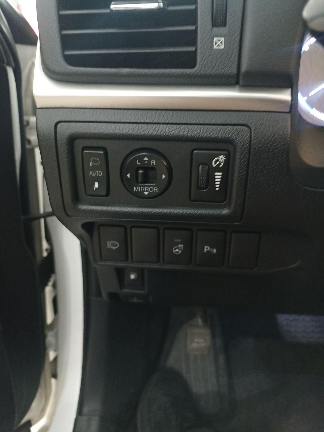لکسوس CT 200H - 2014