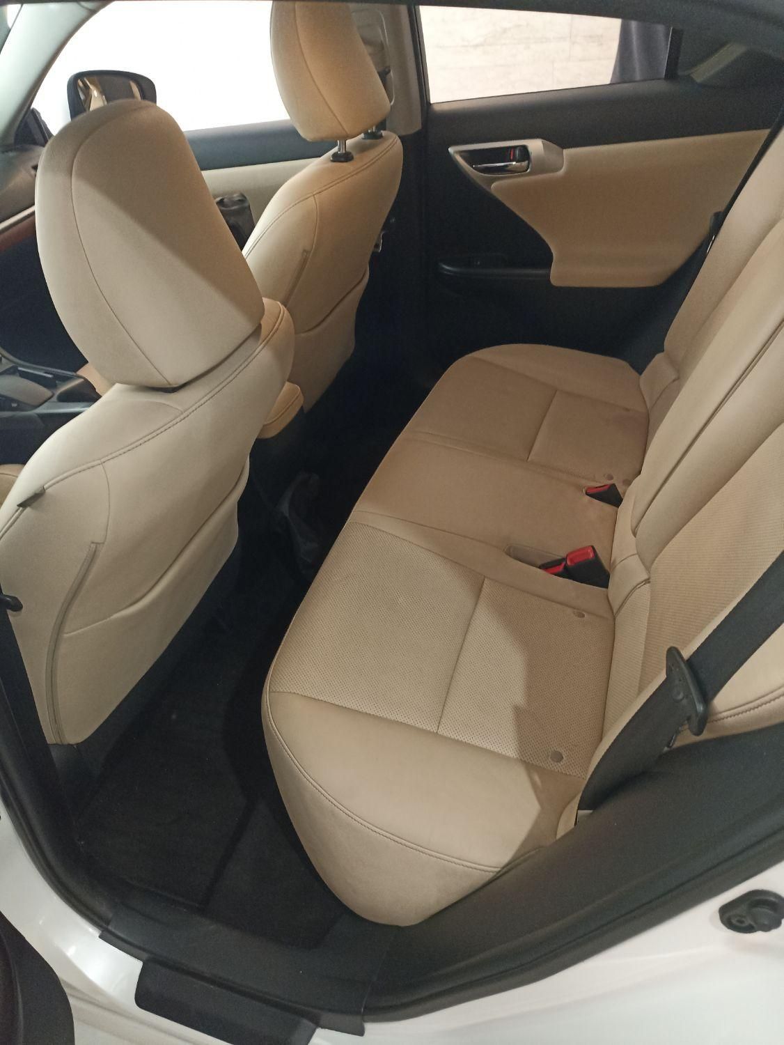 لکسوس CT 200H - 2014