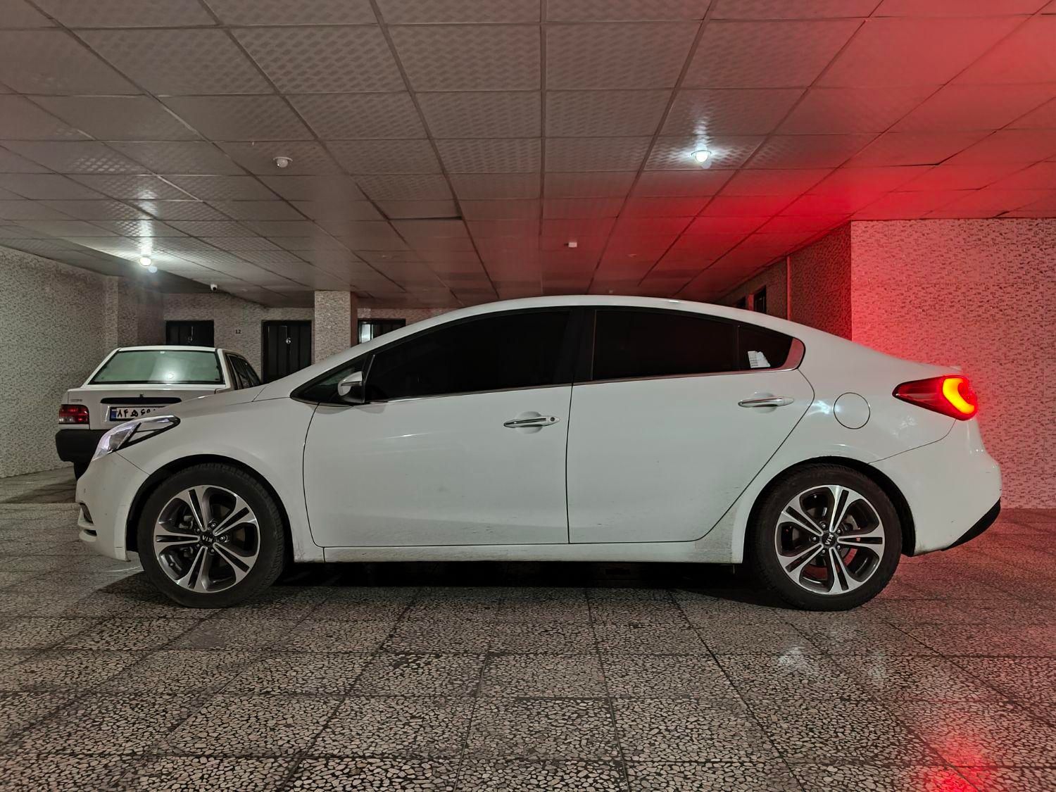 کیا سراتو 2.0 لیتر اتوماتیک GT لاین - 2015