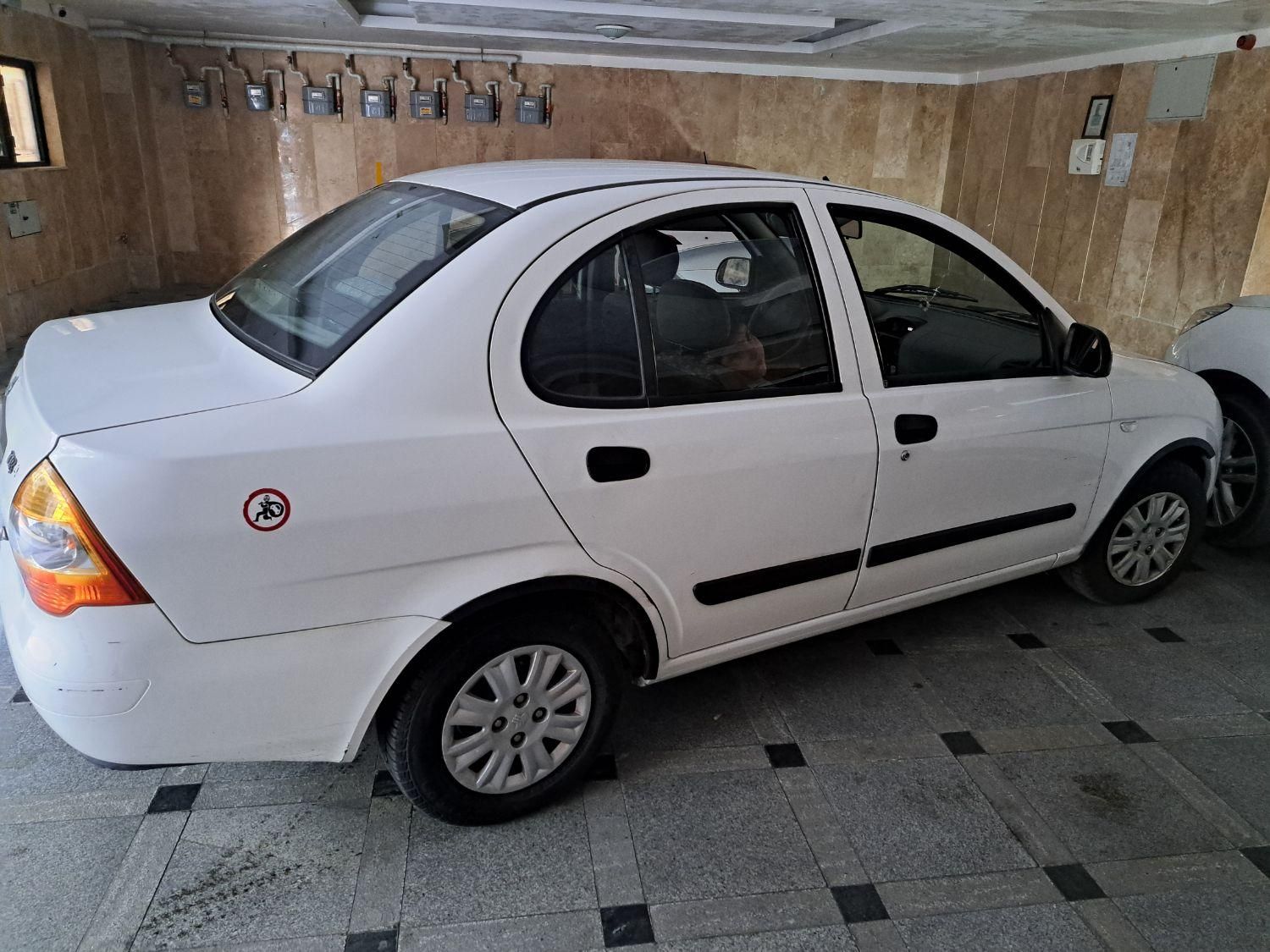 تیبا صندوق دار EX - 1395