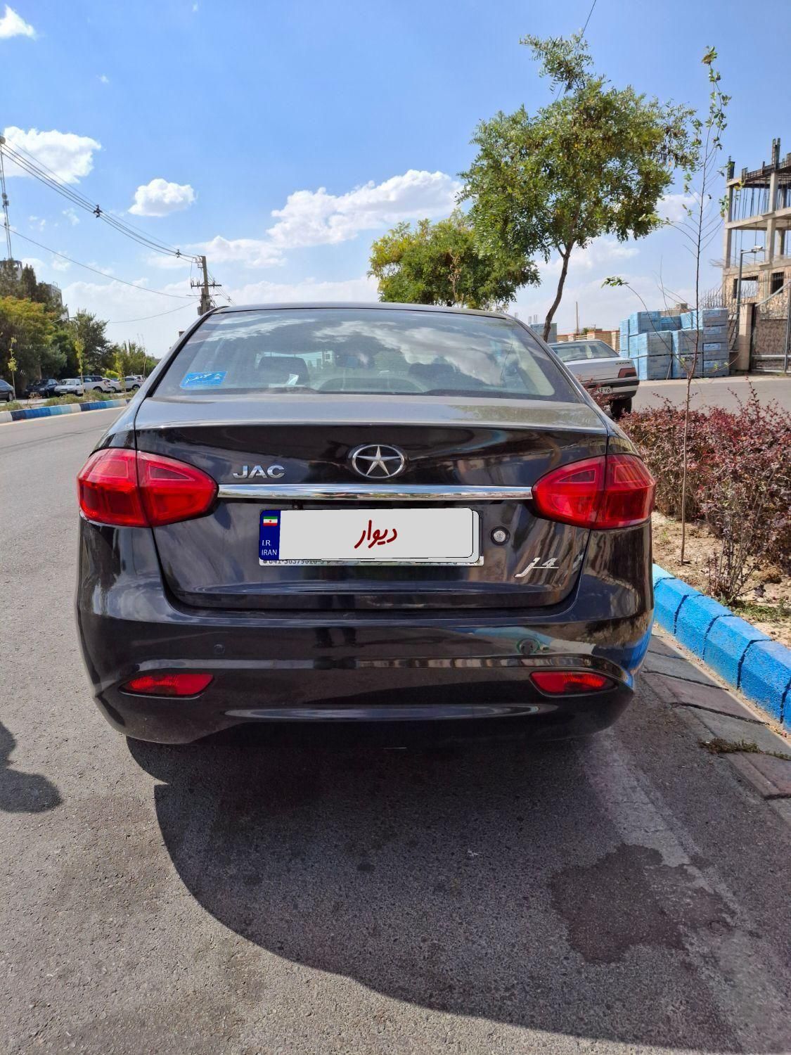 جک J4 اتوماتیک ساده - 1402