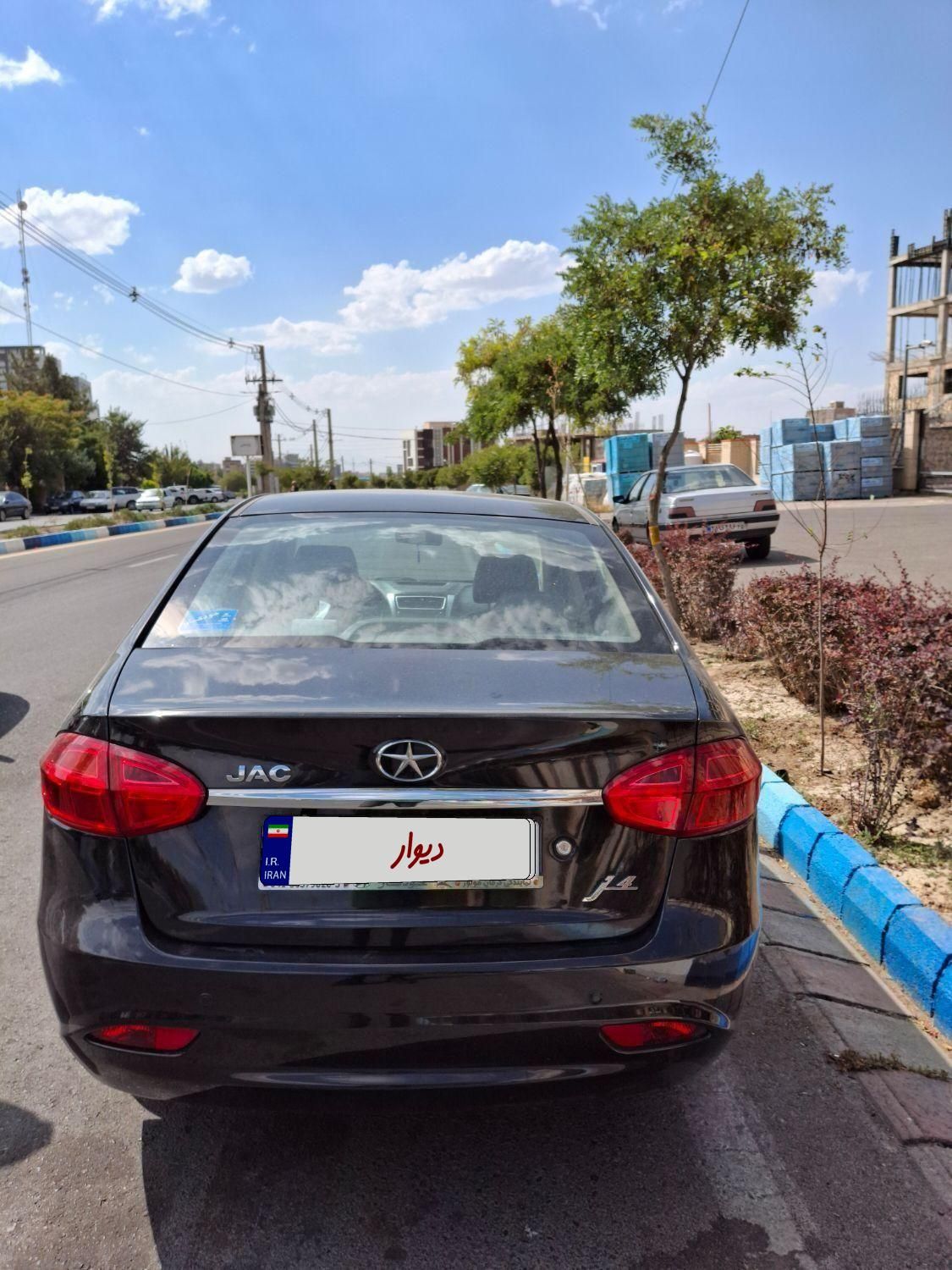 جک J4 اتوماتیک ساده - 1402