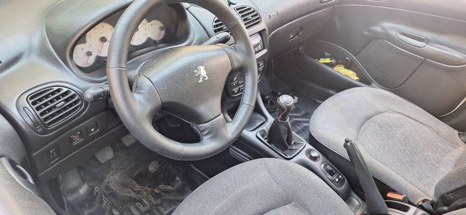 پژو ۲۰۶ صندوق دار v8 - 1390