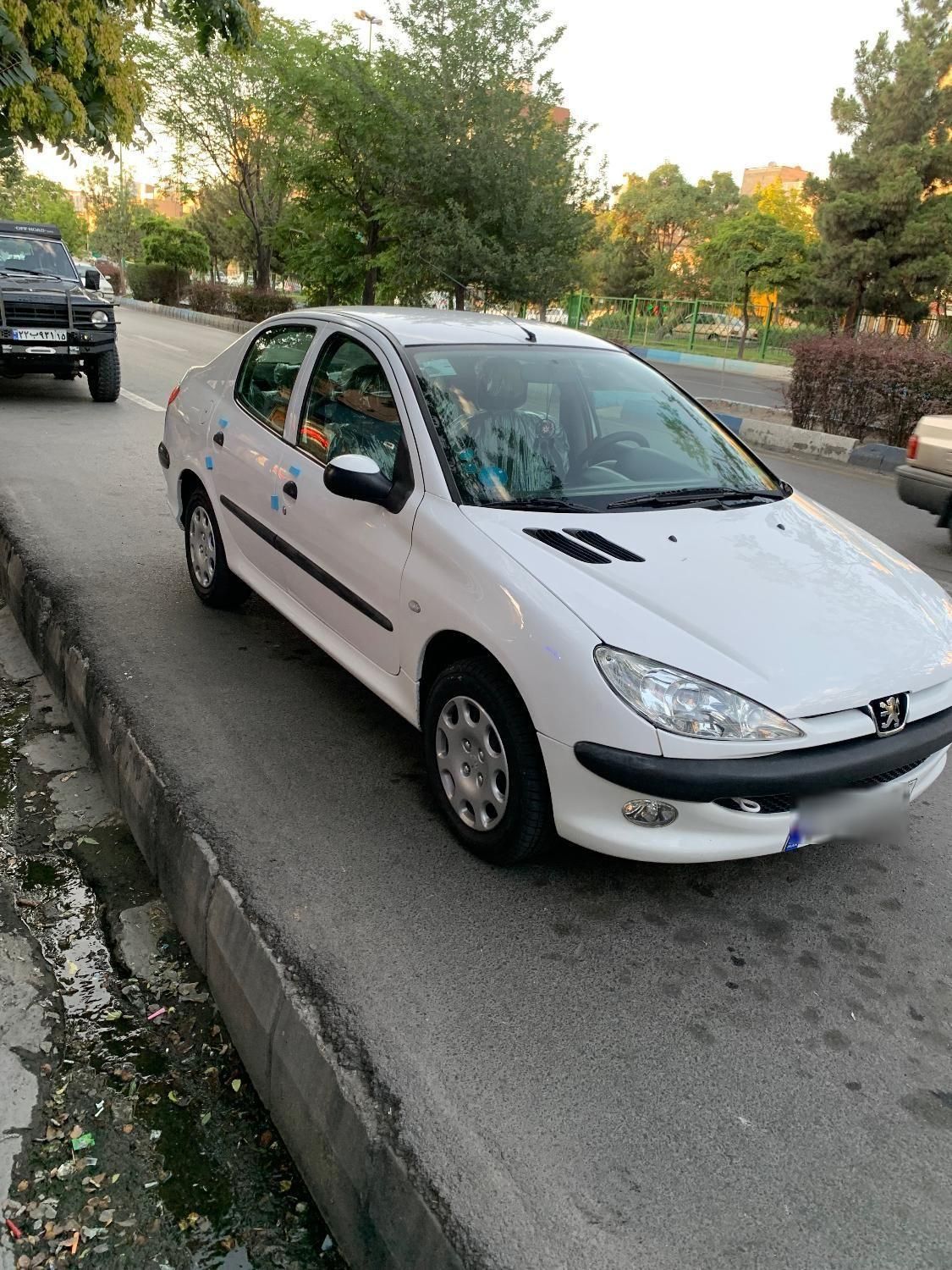 پژو ۲۰۶ صندوق دار v8 - 1390