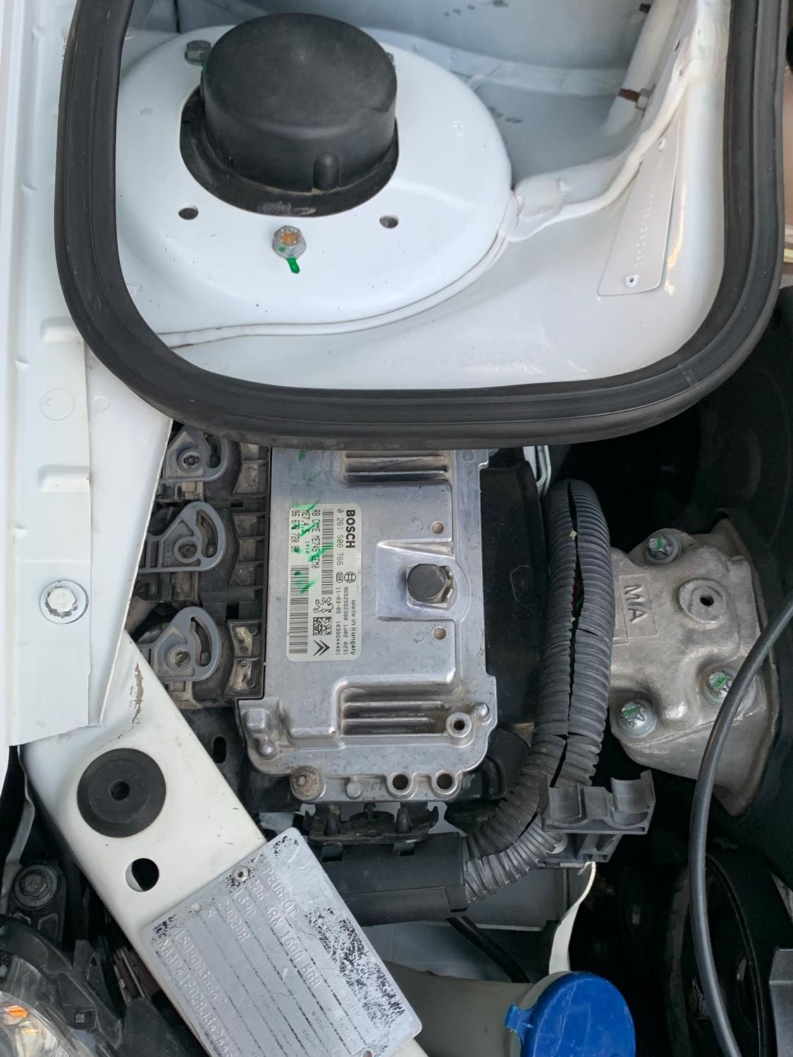 پژو ۲۰۶ صندوق دار v8 - 1390