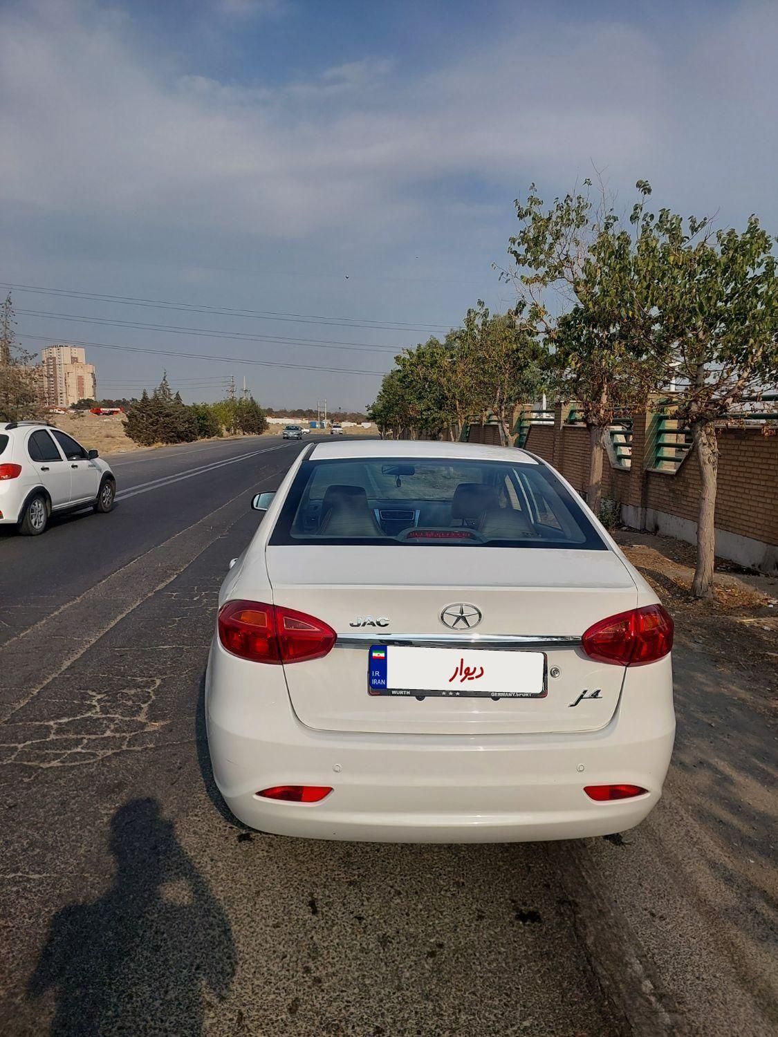 جک J4 اتوماتیک ساده - 1401