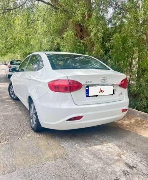 جک J4 اتوماتیک ساده - 1402