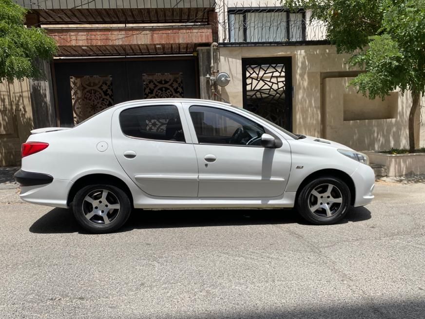 پژو ۲۰۷ صندوق دار اتوماتیک - 1398