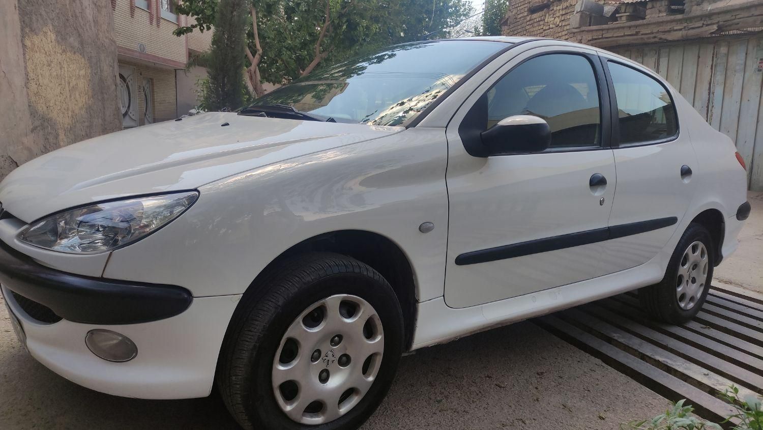 پژو ۲۰۶ صندوق دار v8 - 1390