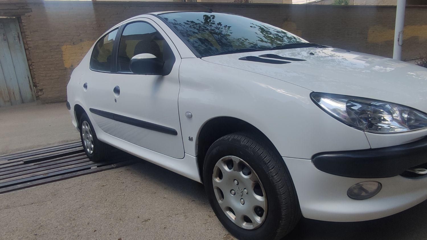 پژو ۲۰۶ صندوق دار v8 - 1390