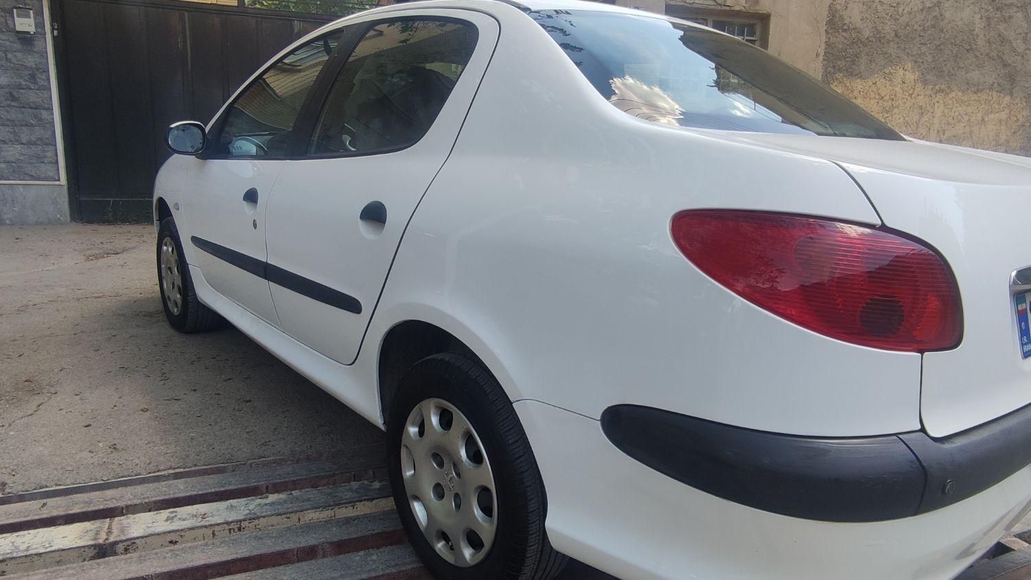 پژو ۲۰۶ صندوق دار v8 - 1390