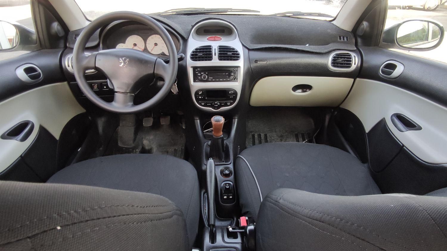 پژو ۲۰۶ صندوق دار v8 - 1390