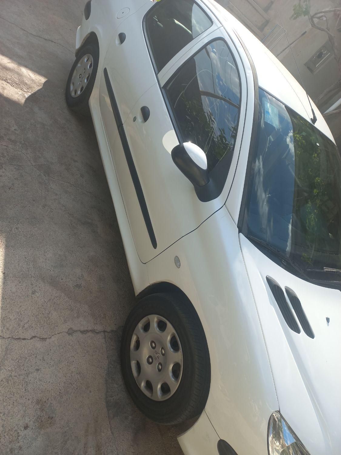 پژو ۲۰۶ صندوق دار v8 - 1394