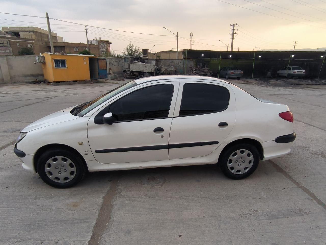 پژو ۲۰۶ صندوق دار v8 - 1393