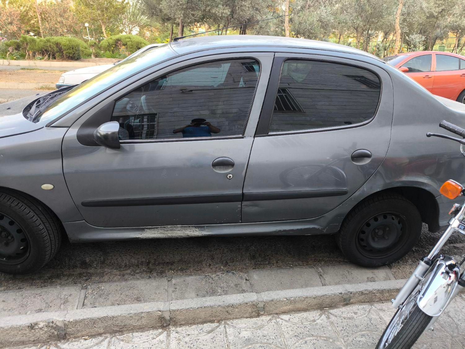 پژو ۲۰۶ صندوق دار v8 - 1385