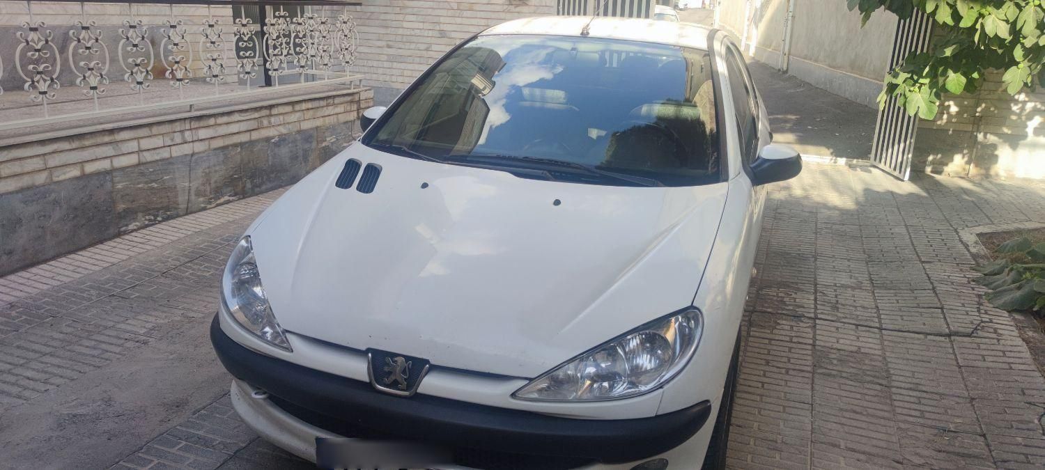 پژو ۲۰۶ صندوق دار v8 - 1395