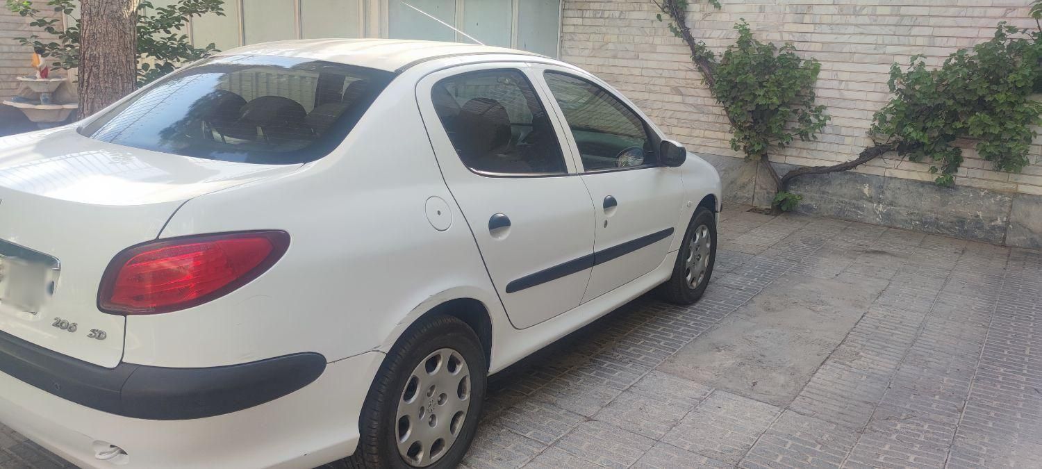 پژو ۲۰۶ صندوق دار v8 - 1395