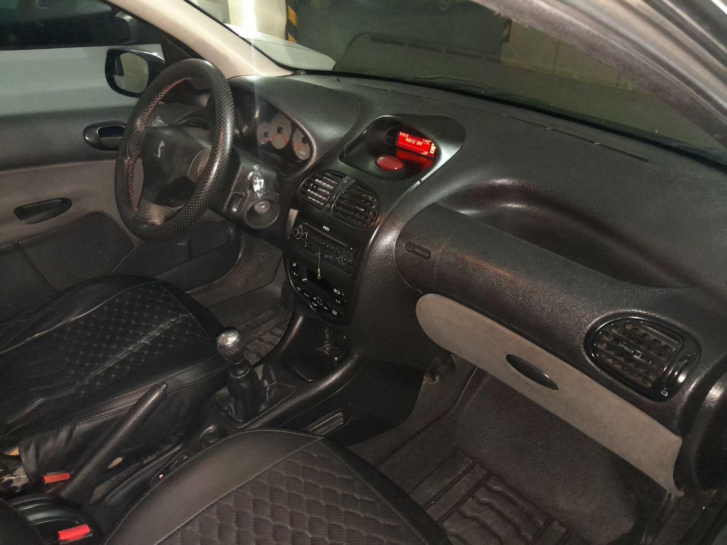 پژو ۲۰۶ صندوق دار v8 - 1395