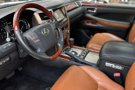 لکسوس LX 570 فول - 2013