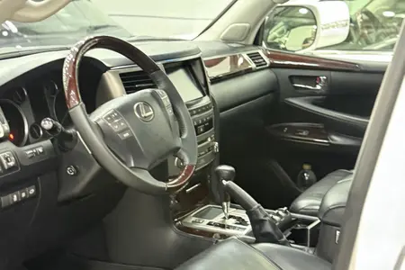 لکسوس LX 570 فول - 2013