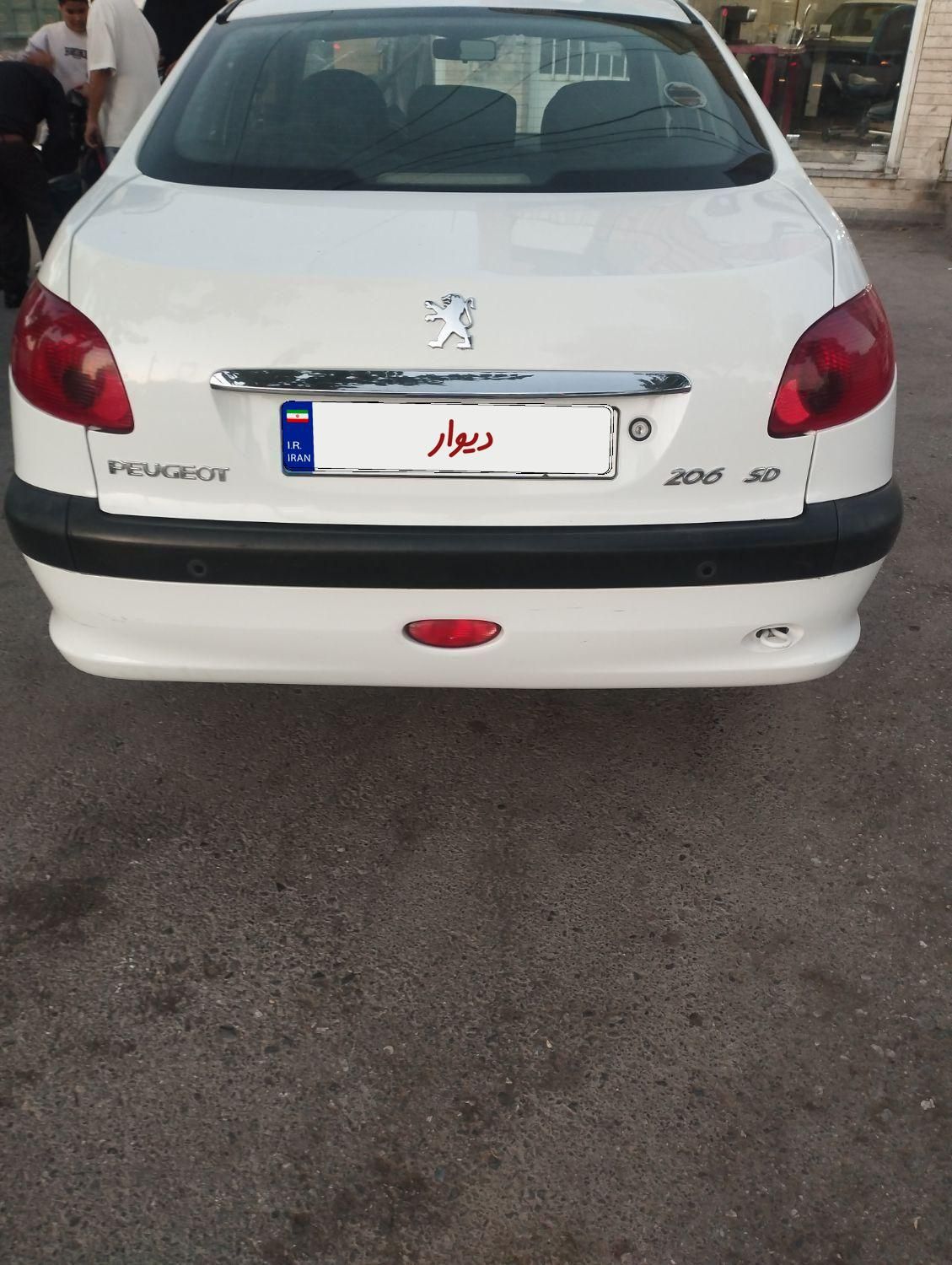 پژو ۲۰۶ صندوق دار v8 - 1396