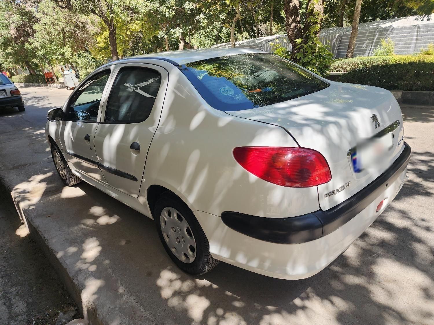 پژو ۲۰۶ صندوق دار v8 - 1400