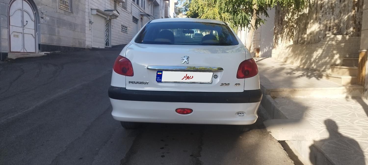 پژو ۲۰۶ صندوق دار v8 - 1394