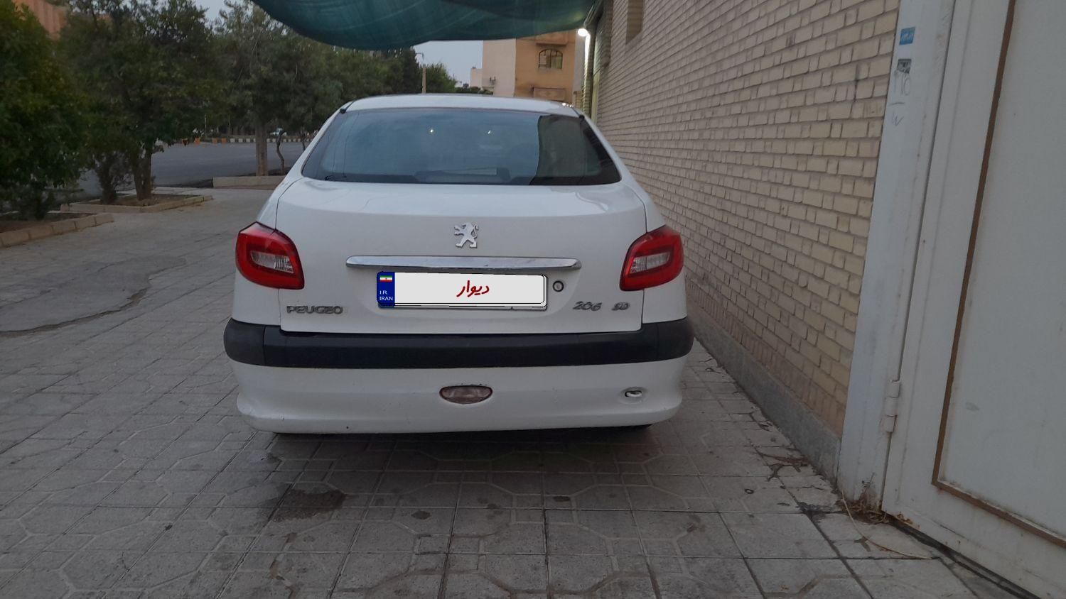 پژو ۲۰۶ صندوق دار v8 - 1391