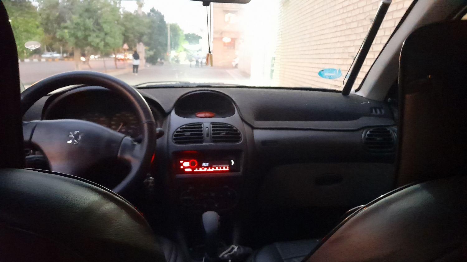 پژو ۲۰۶ صندوق دار v8 - 1391