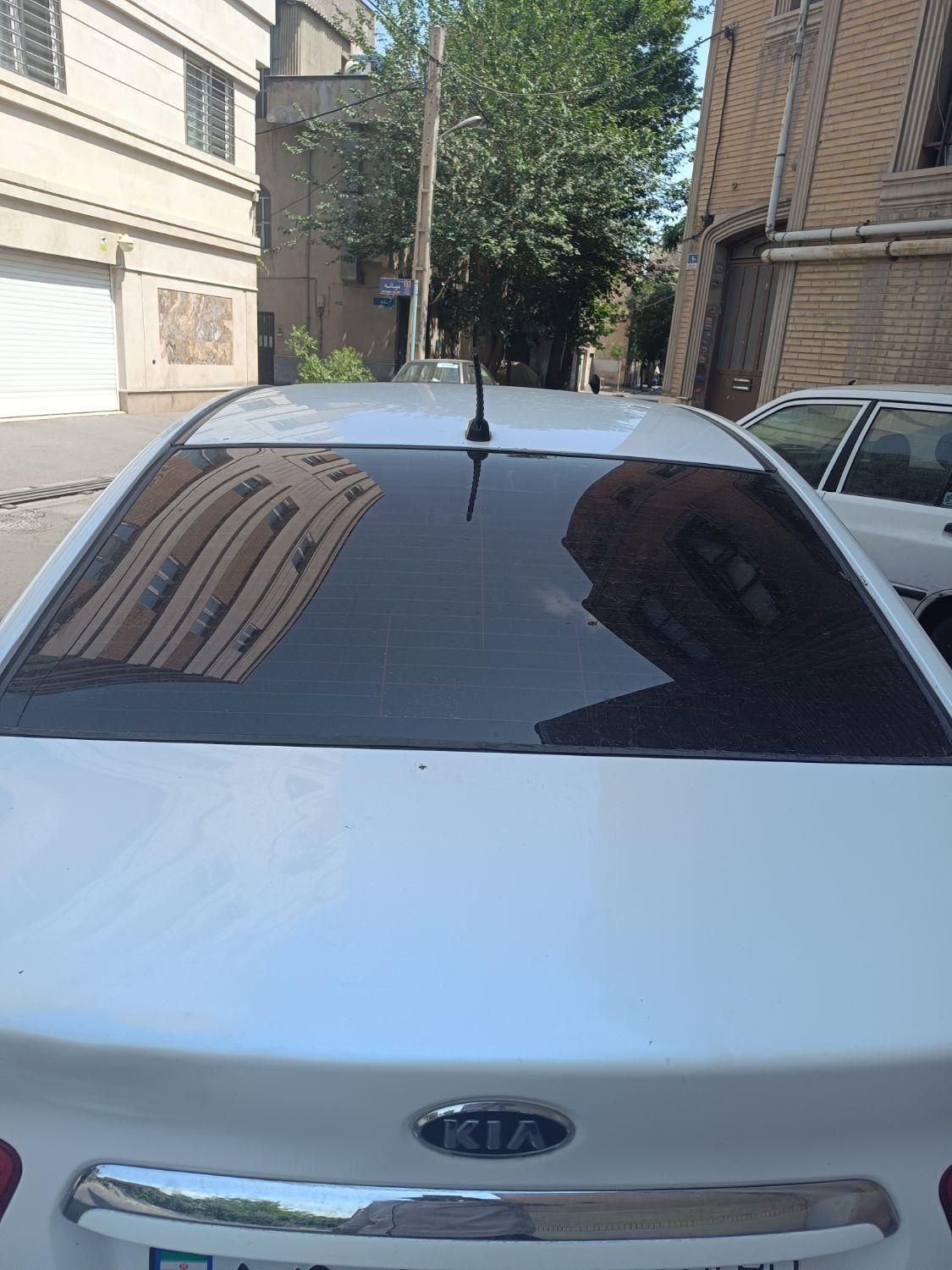 کیا سراتو 2.0 لیتر اتوماتیک GT لاین - 2012