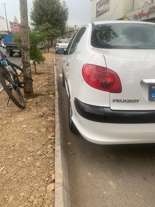 پژو ۲۰۶ صندوق دار v8 - 1388