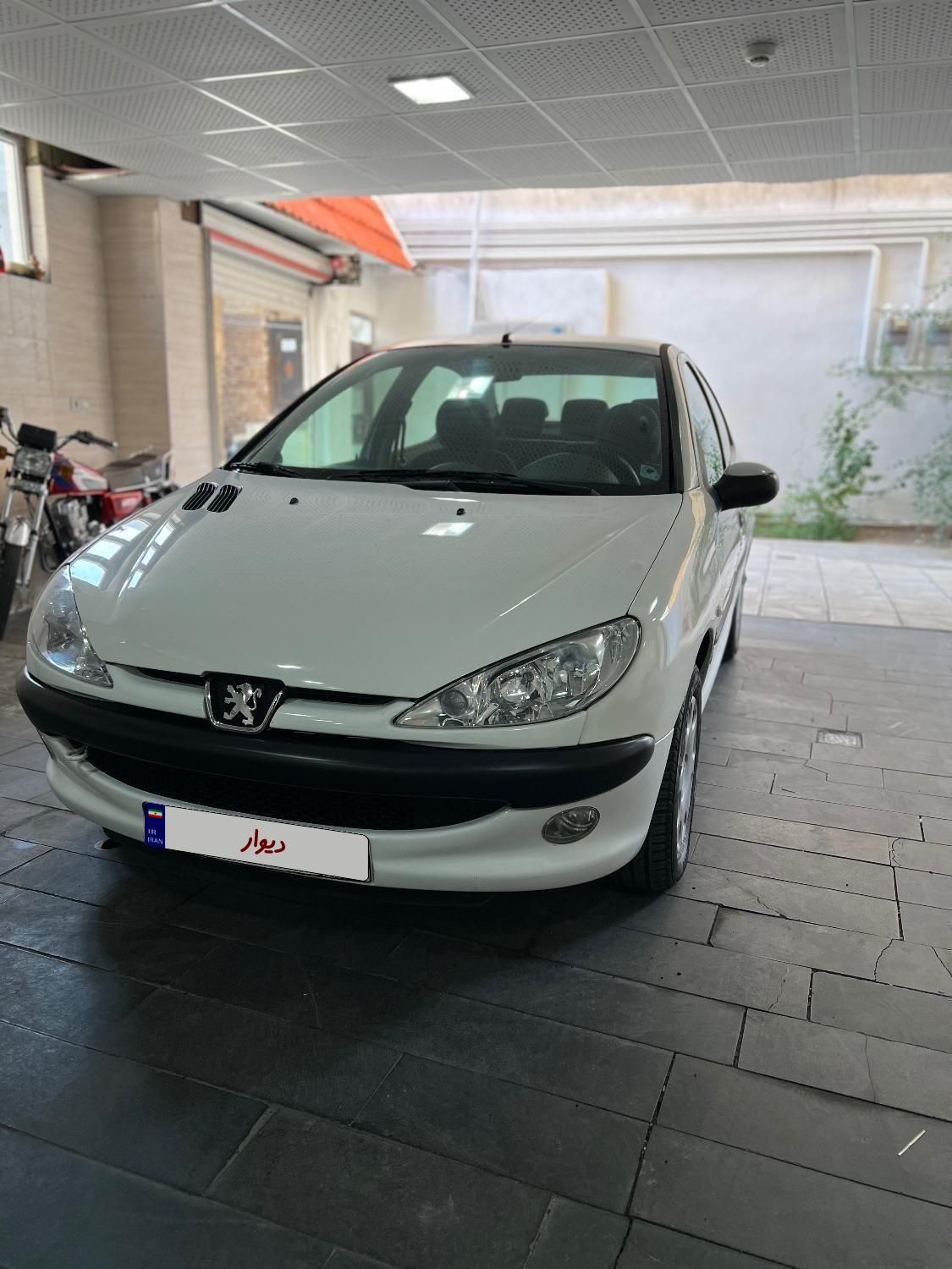 پژو ۲۰۶ صندوق دار v8 - 1393