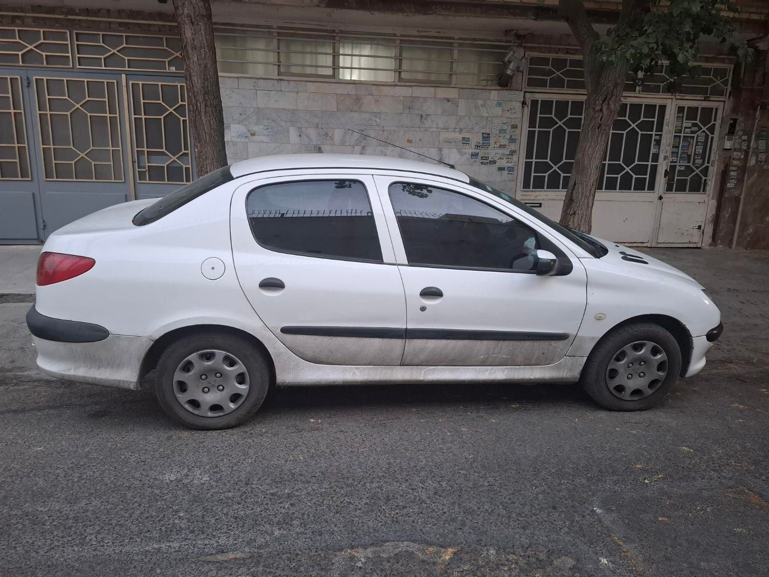 پژو ۲۰۶ صندوق دار v8 - 1395