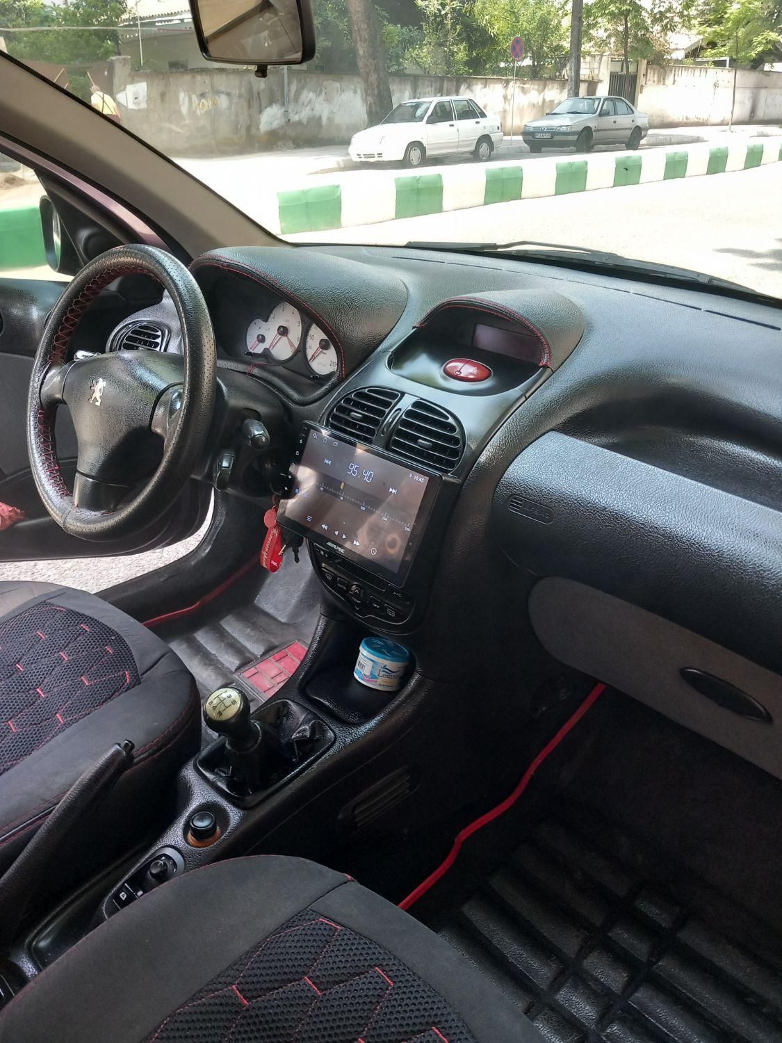 پژو ۲۰۶ صندوق دار v8 - 1393