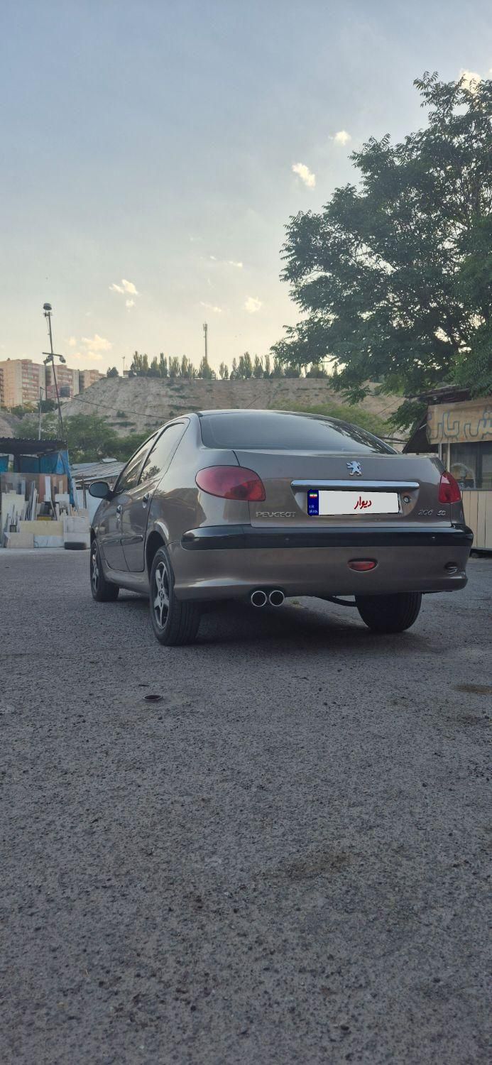پژو ۲۰۶ صندوق دار v8 - 1393