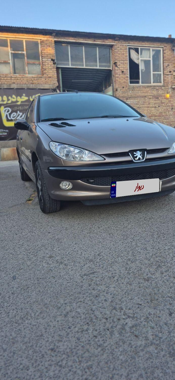 پژو ۲۰۶ صندوق دار v8 - 1393
