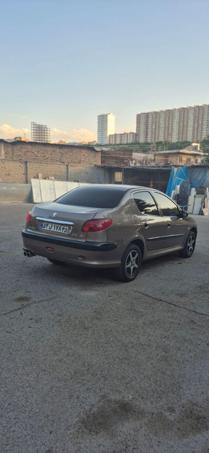 پژو ۲۰۶ صندوق دار v8 - 1393