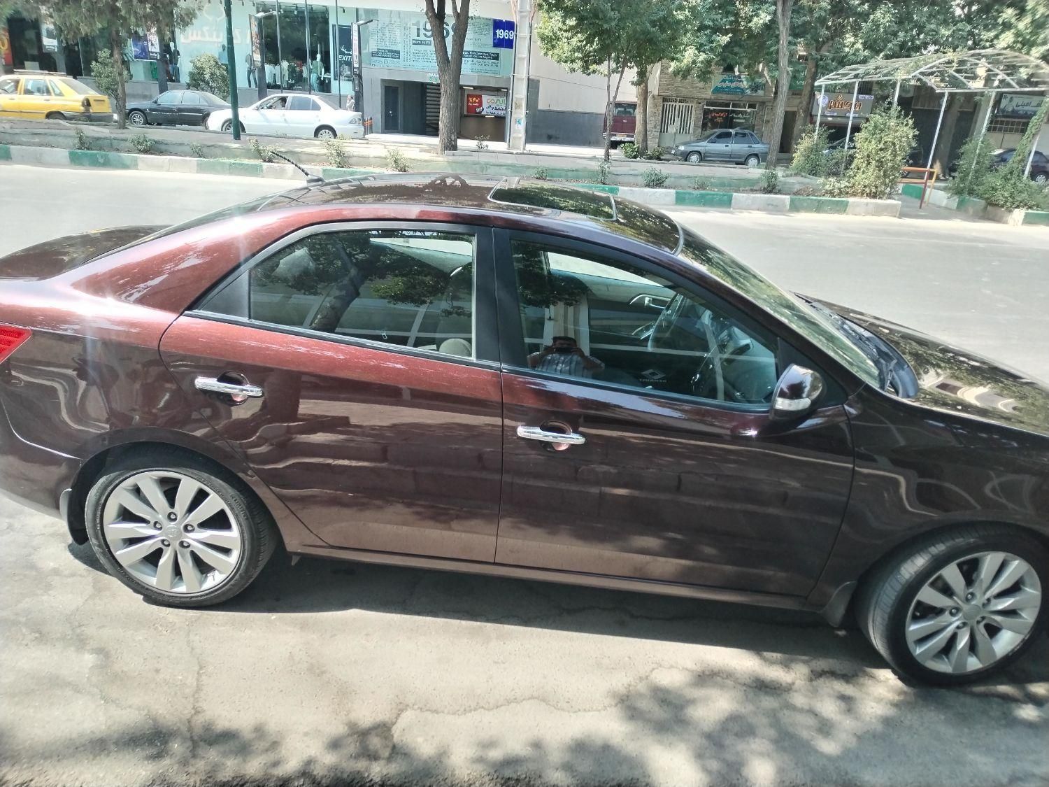 کیا سراتو 2.0 لیتر اتوماتیک GT لاین - 2010