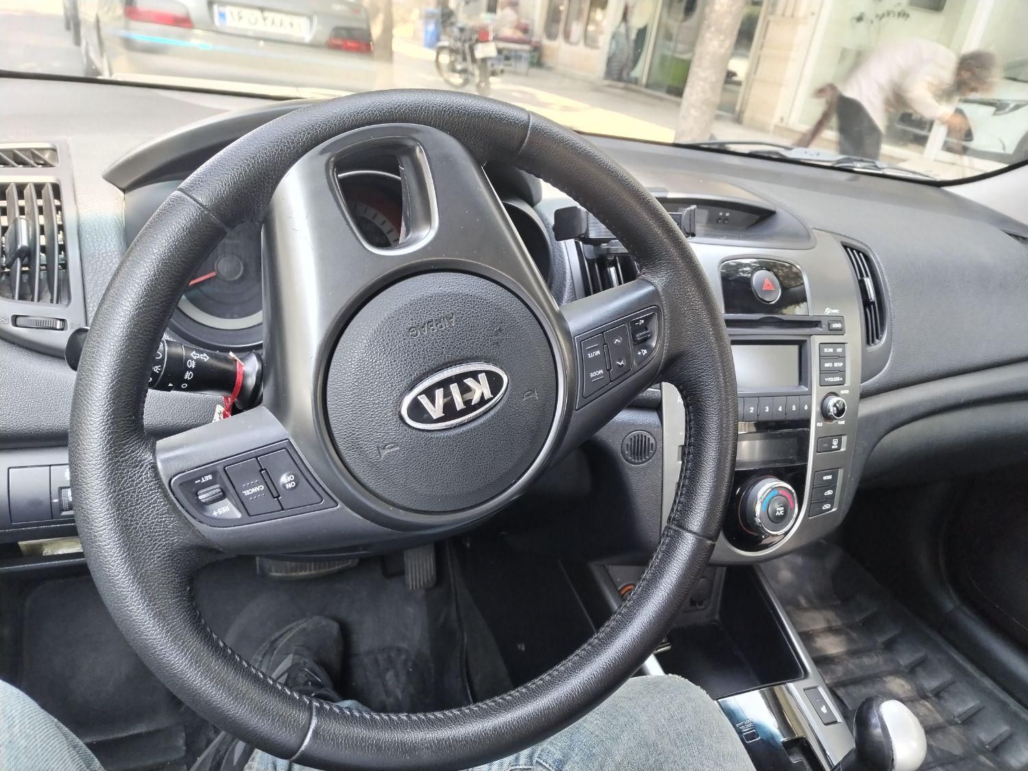 کیا سراتو 2.0 لیتر اتوماتیک GT لاین - 2010