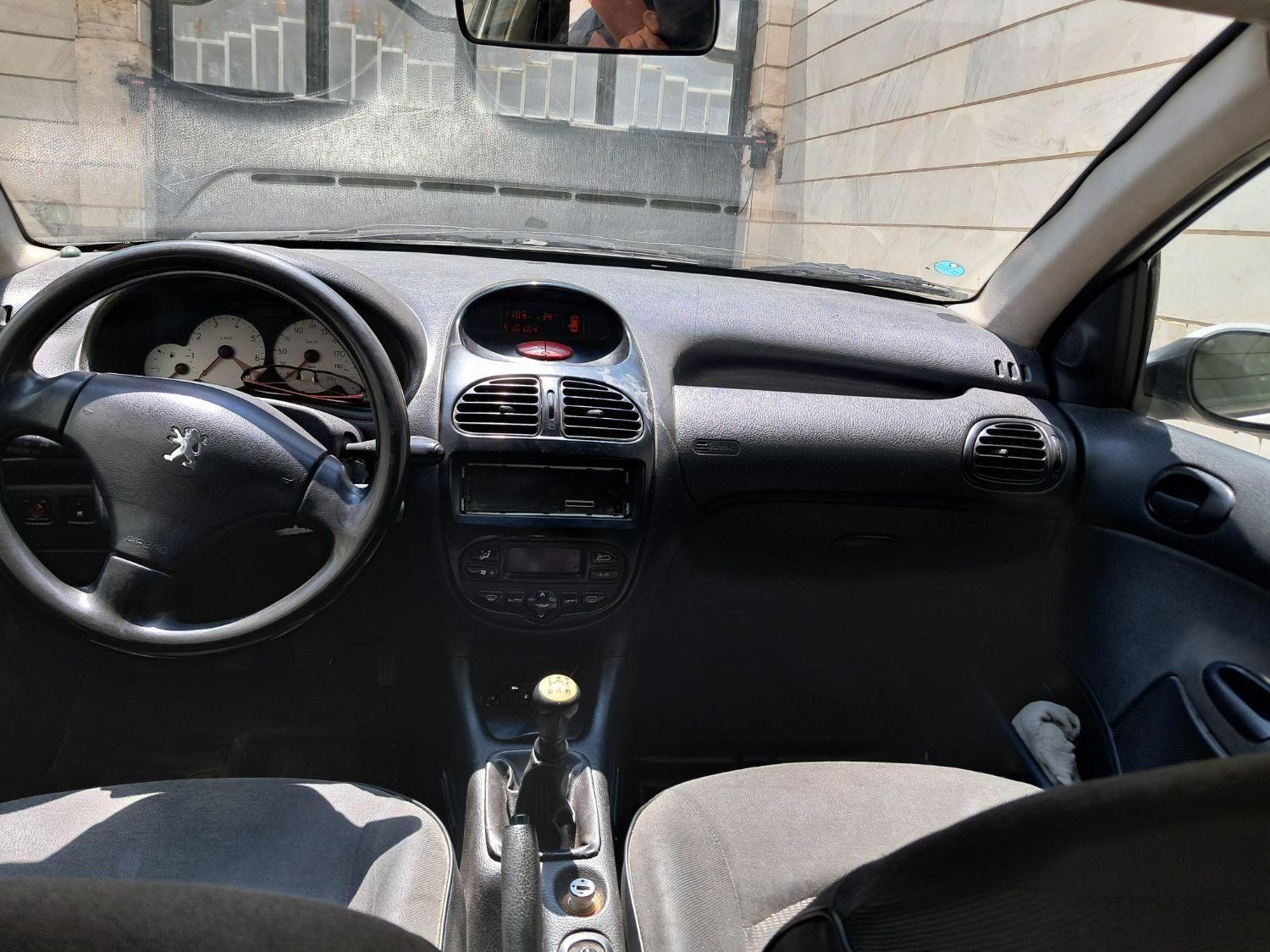 پژو ۲۰۶ صندوق دار v8 - 1392