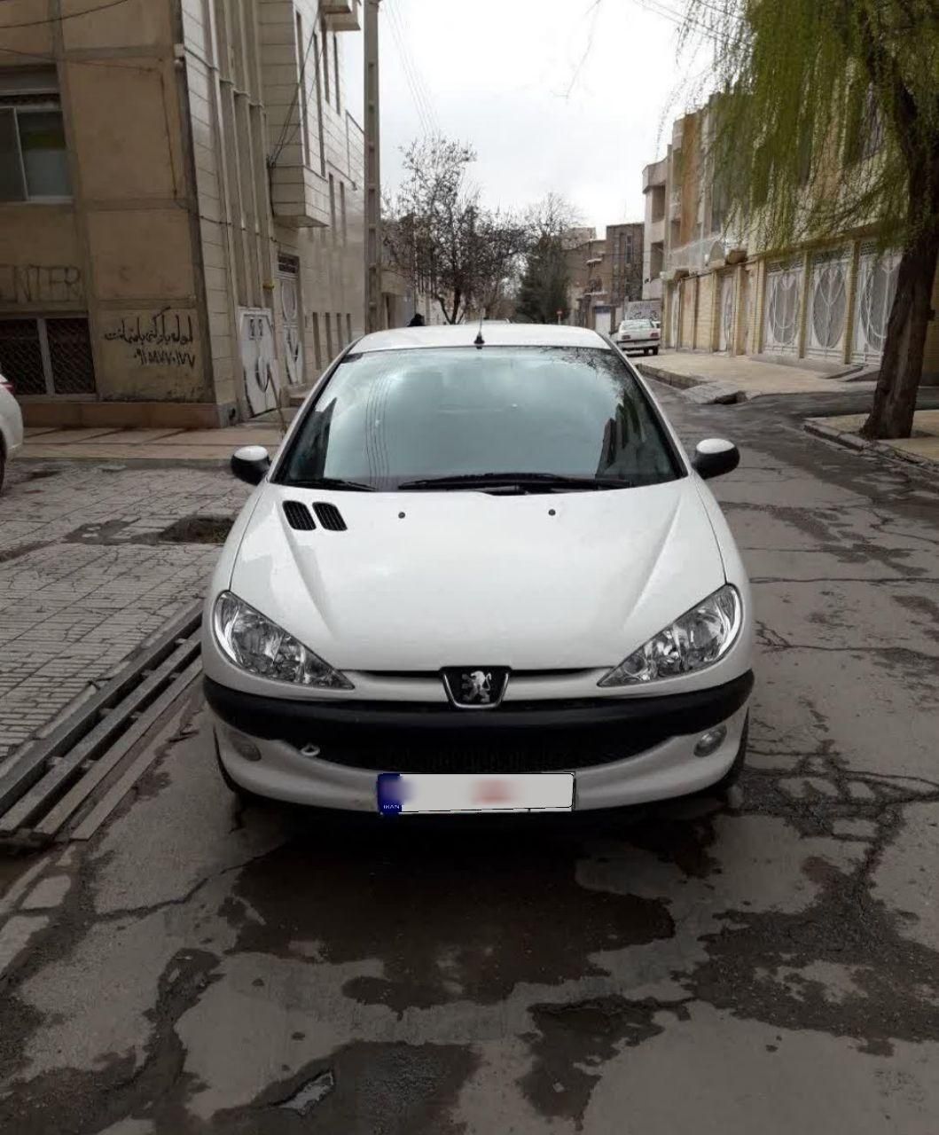 پژو ۲۰۶ صندوق دار v8 - 1396
