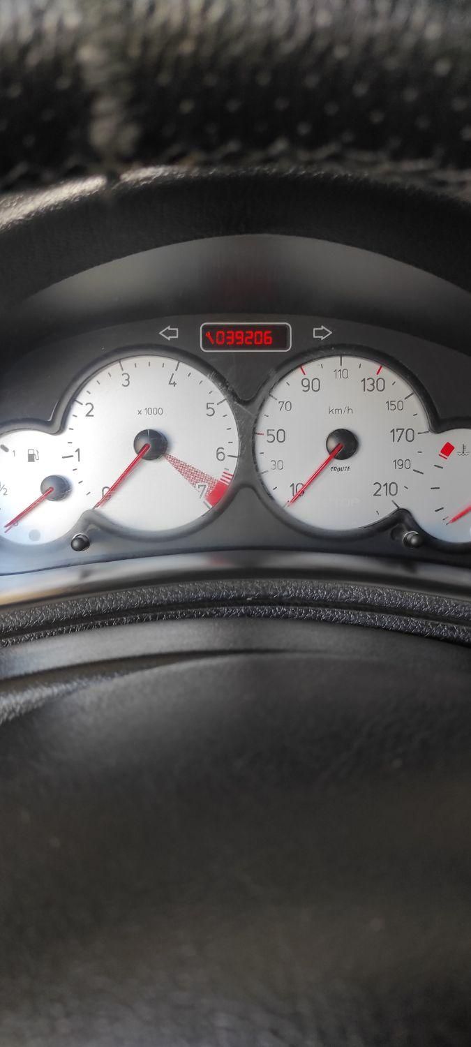 پژو ۲۰۶ صندوق دار v8 - 1398